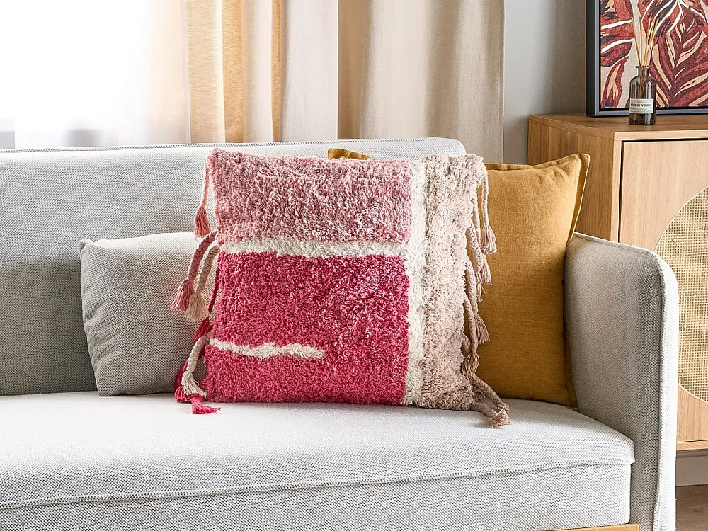 Almofada decorativa com franjas em algodão rosa 45 x 45 cm BISTORTA BELIANI