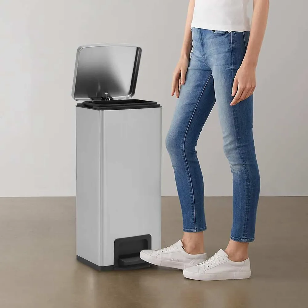 Caixote lixo pedal anti-impressão digit. 30L ço inox. prateado para Cozinha e Lavanderia