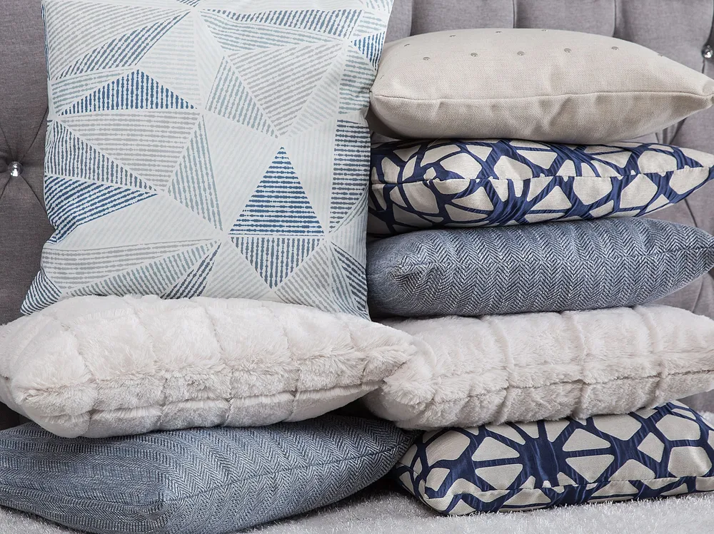 Set 2 Cushions Chevron Pattern 45 x 45 cm Grey LUPINE