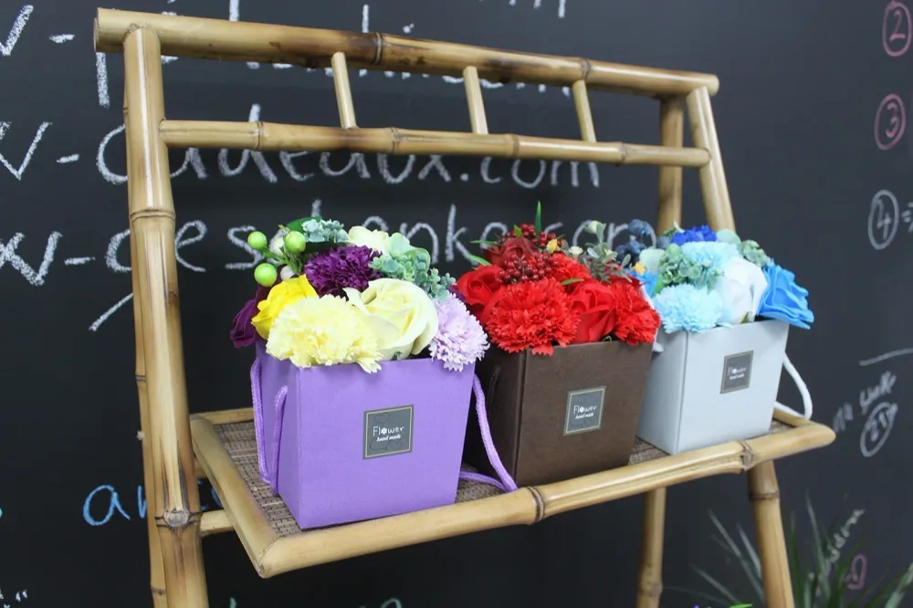 Bouquet de Flores de Sabão, Roxo
