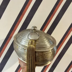Caixa em Alpaca Oval Tassel Ouro