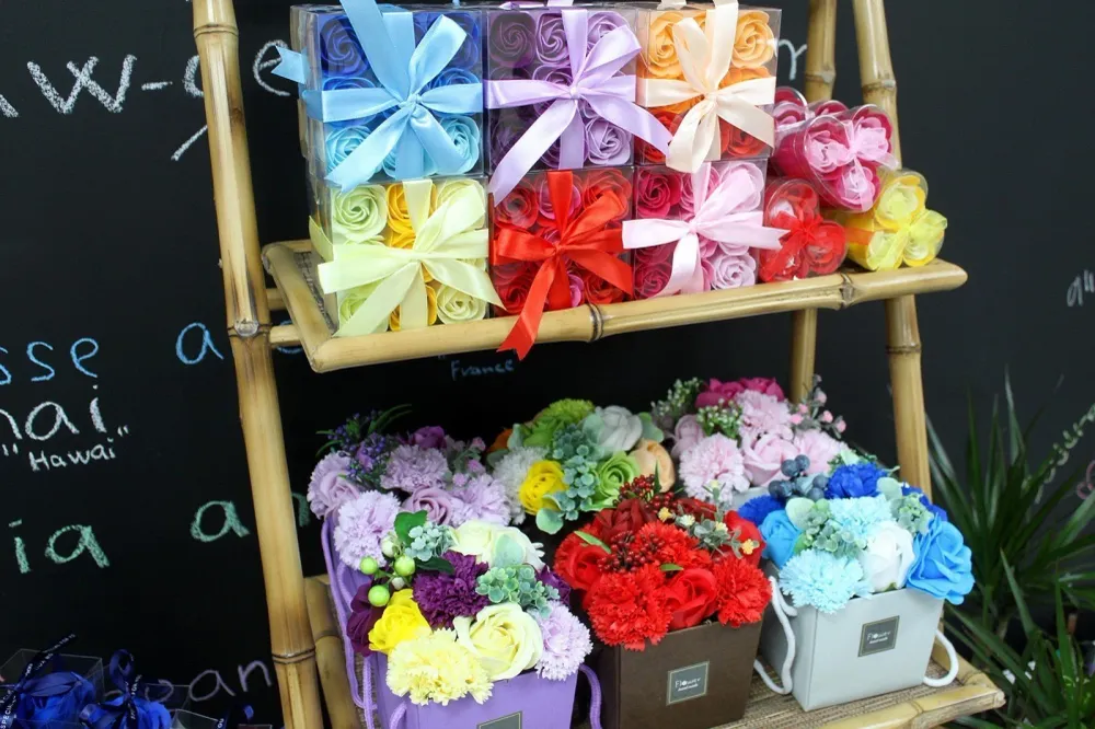 Conjunto de 9 Flores de Sabão, Rosas Vermelhas