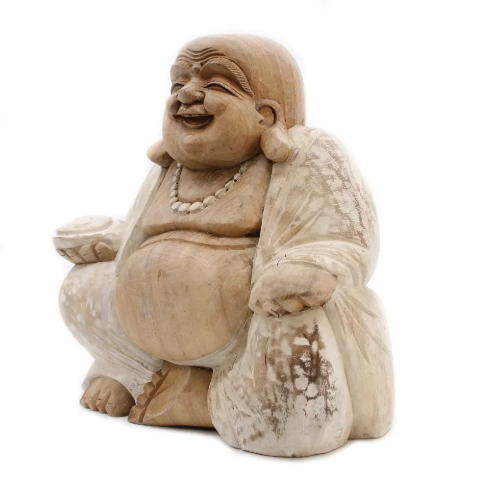 Estátua de Buda Feliz Esculpida à Mão em Madeira Branqueada 30cm