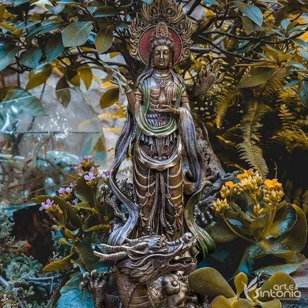 Estátua Kuan Yin e Dragão