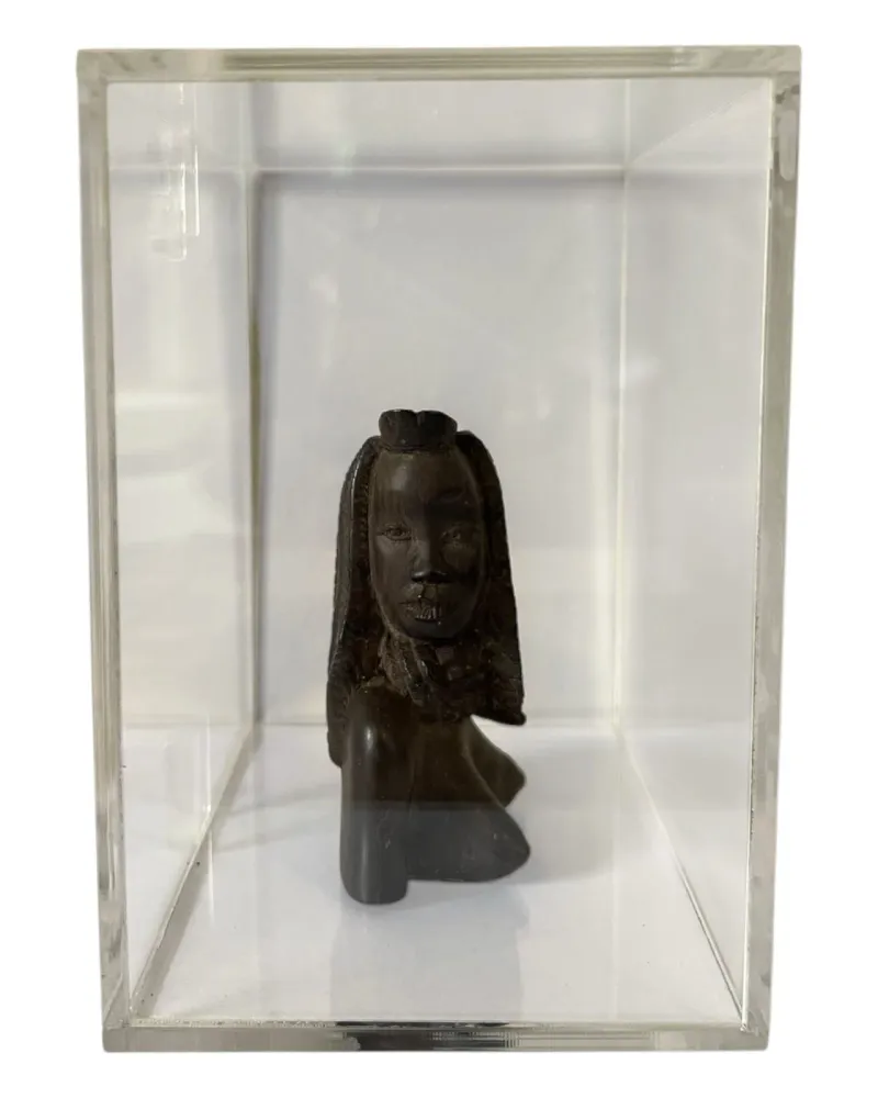 Figura Africana Dreadlock Em Caixa De Acrílico