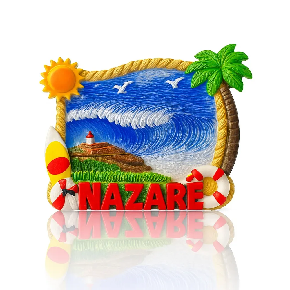 Íman de Frigorífico Nazaré – Souvenir de Portugal com Onda Gigante, Prancha de Surf e Farol