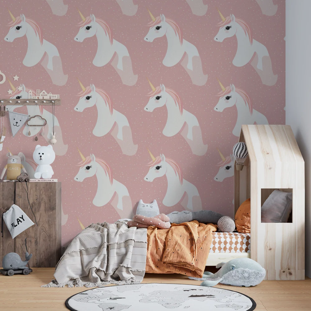 Papel de parede crianç com padrões | Unicórnios em fundo rosa suave