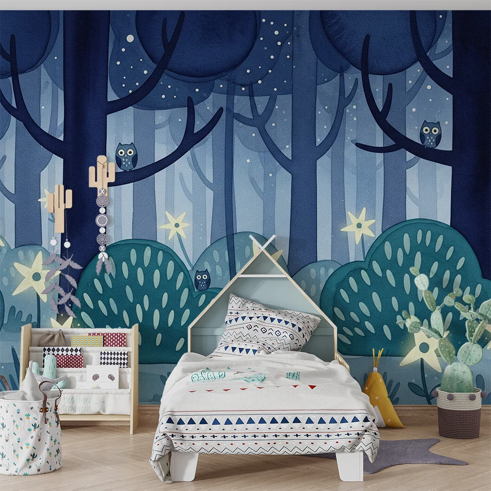 Papel de parede crianç | Floresta noturna com corujas e estrelas cintilantes