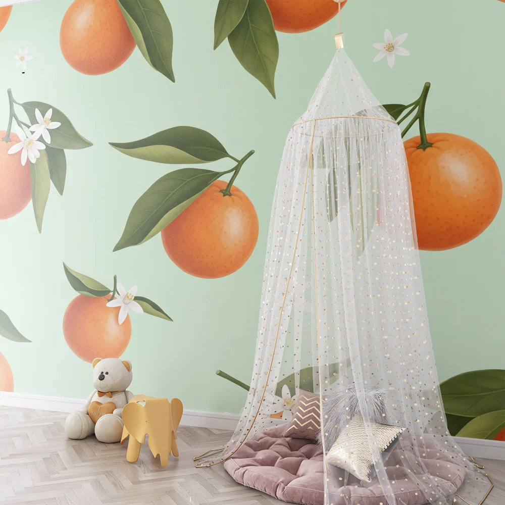 Papel de parede crianç | Laranjas suculentas e flores brancas em fundo verde menta