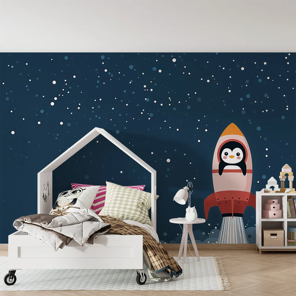 Papel de parede crianç | Pinguim astronauta no espaço com foguete colorido