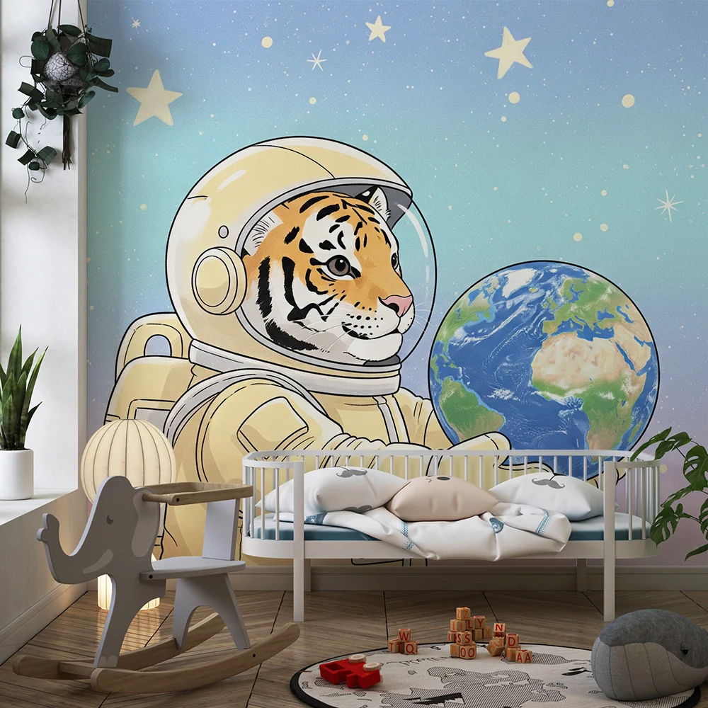 Papel de parede crianç | Tigre astronauta segurando Terra no espaço estrelado