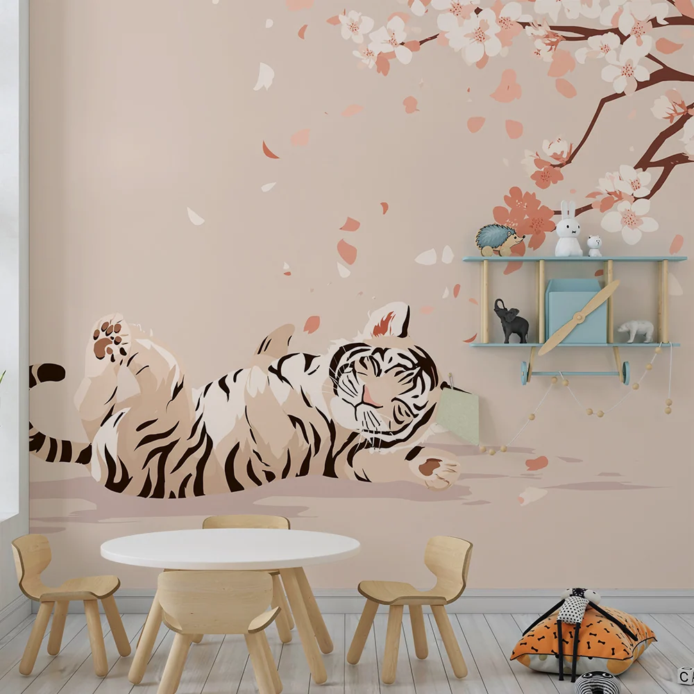 Papel de parede crianç | Tigre jogar sob as flores de cerejeira