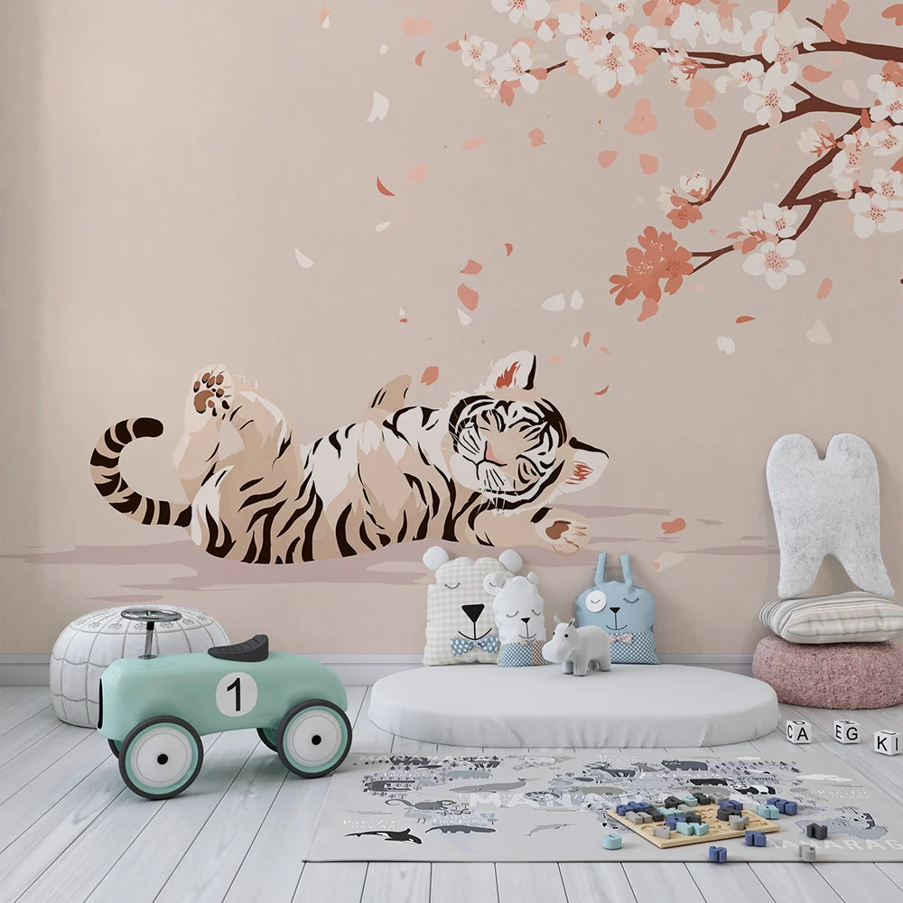 Papel de parede crianç | Tigre jogar sob as flores de cerejeira