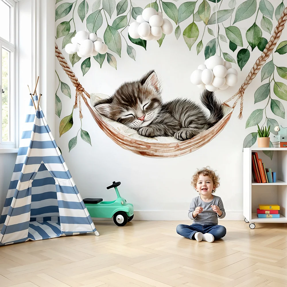Papel de parede quarto bebê | Gatinho adormecido e folhagem verde