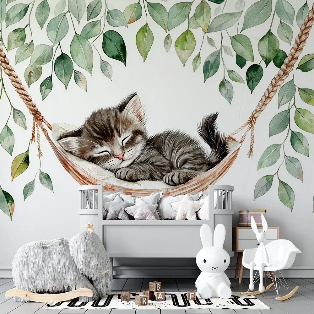 Papel de parede quarto bebê | Gatinho adormecido e folhagem verde