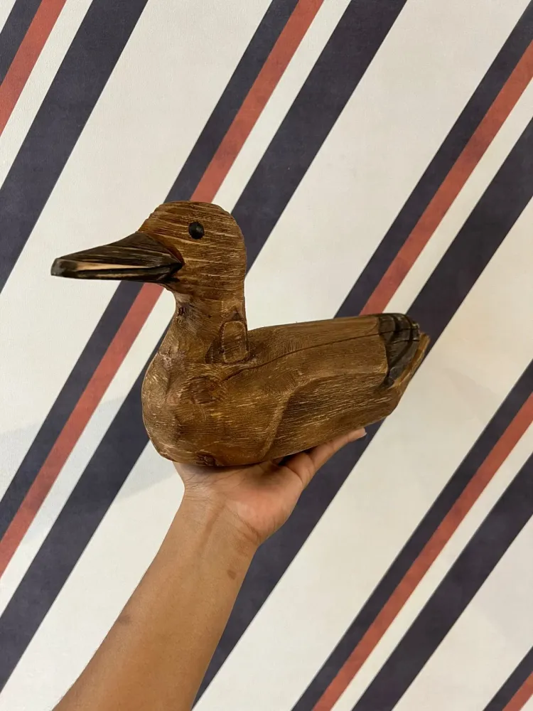 Pato Decorativo em Madeira G