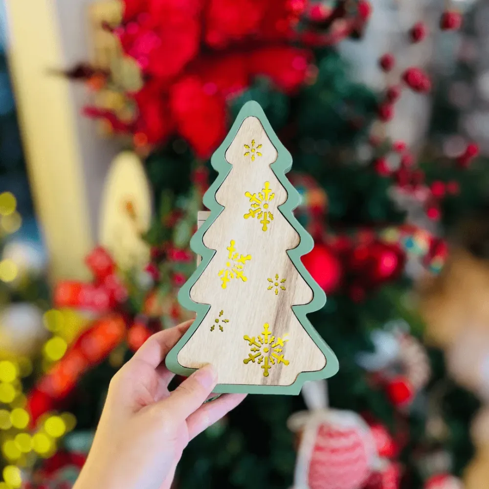 Árvore Natalina Flocos de Neve Verde Com Led 12x2x20cm