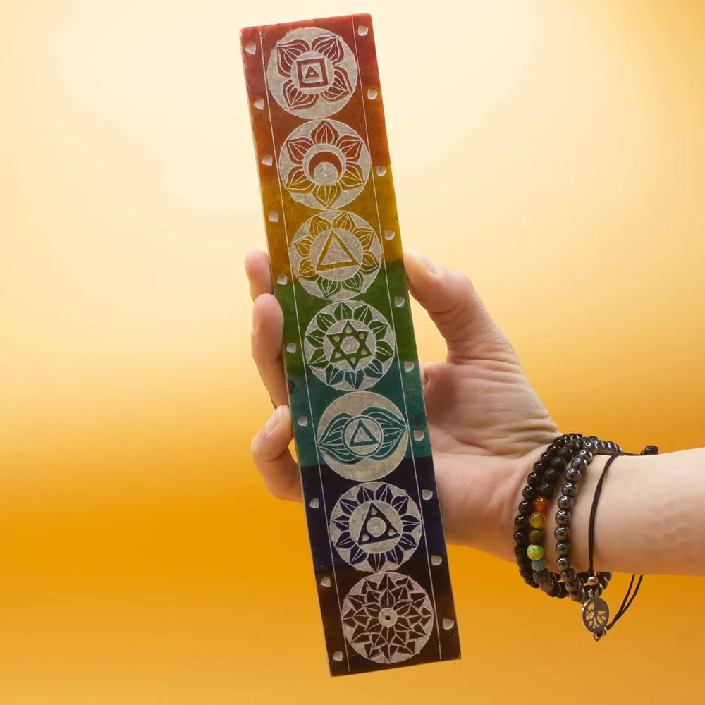 Suporte para Incenso em Pedra de Sabão Sete Chakras 26x5cm
