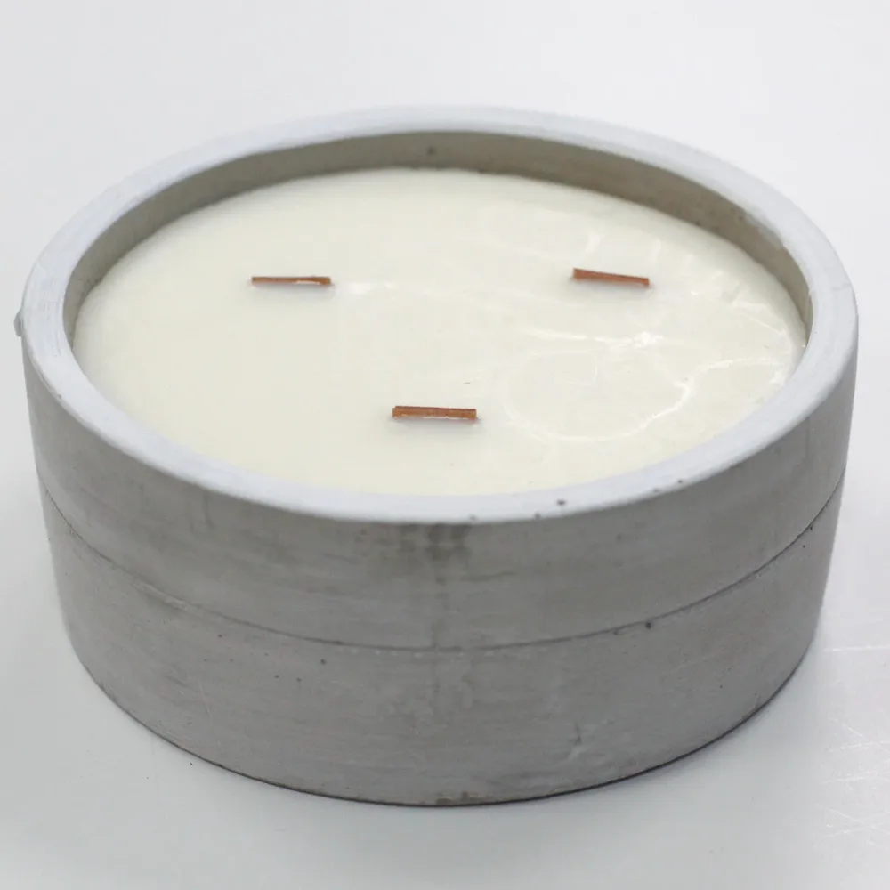 Vela de Concreto de Patchouli e Âmbar Escuro com Pavio de Madeira