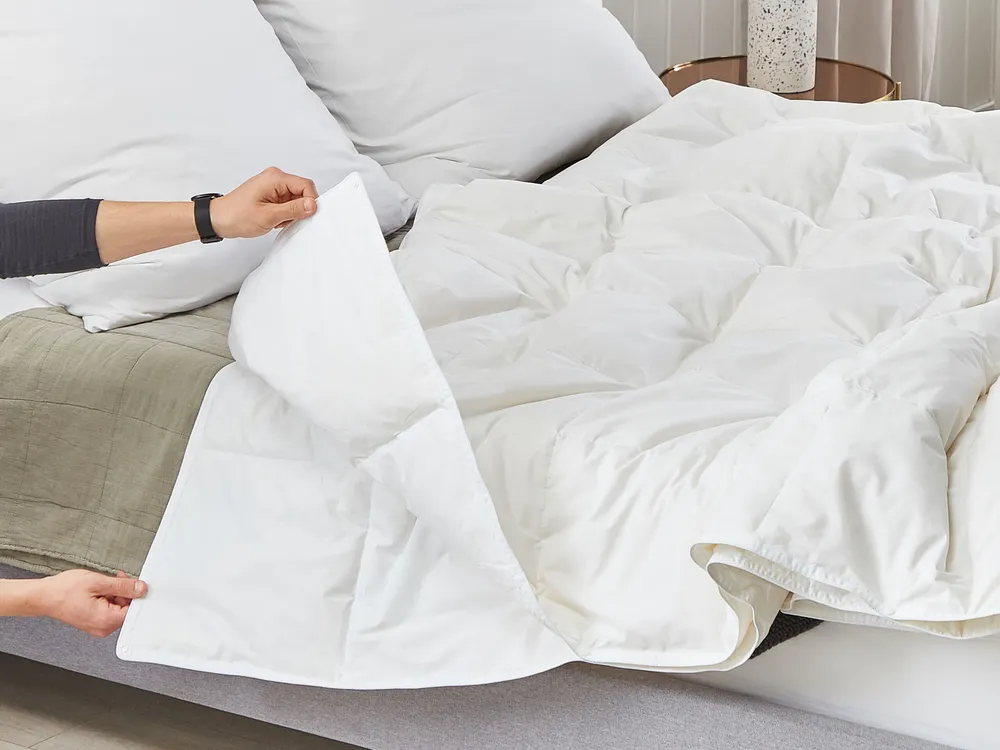 Duck Feathers Simples Duvet Double-Layered All Season 135 x 200 cm TAUFSTEIN