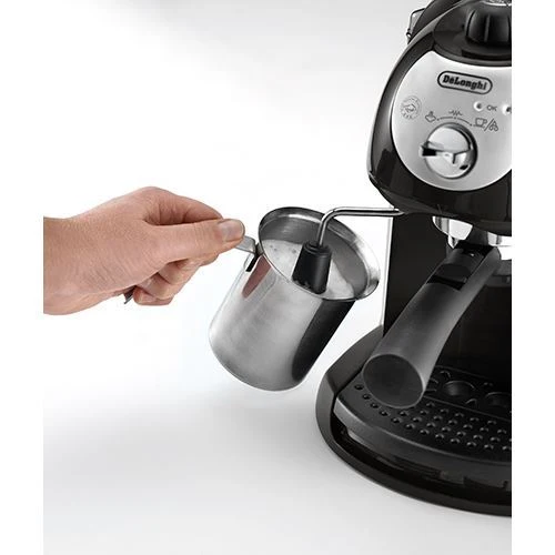 Máquina de Café Tradicional DeLonghi Ec201.Cd.B - Outlet - Grade