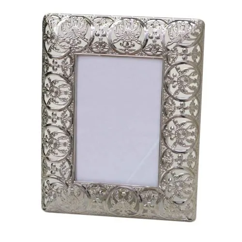 Kit Completo de Decoração Moldura em Metálico Caimana 94540 - 20X25 - Prateada / Círculos
