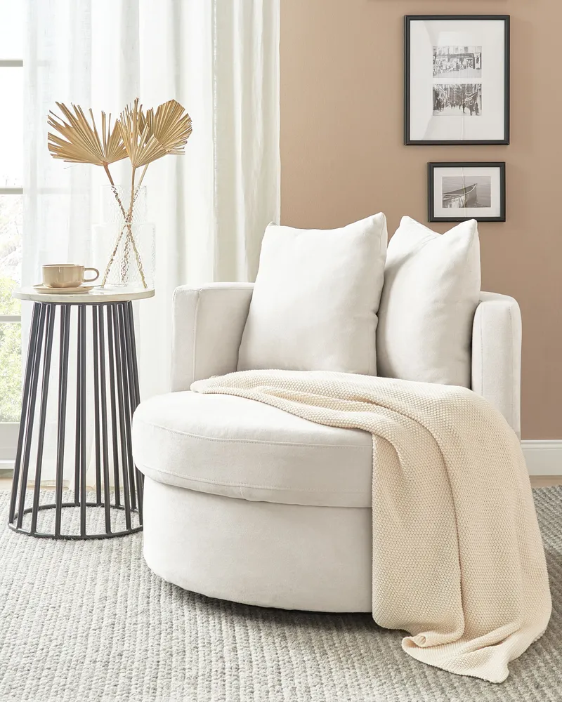 Poltrona DALBY Tecido Creme distinto