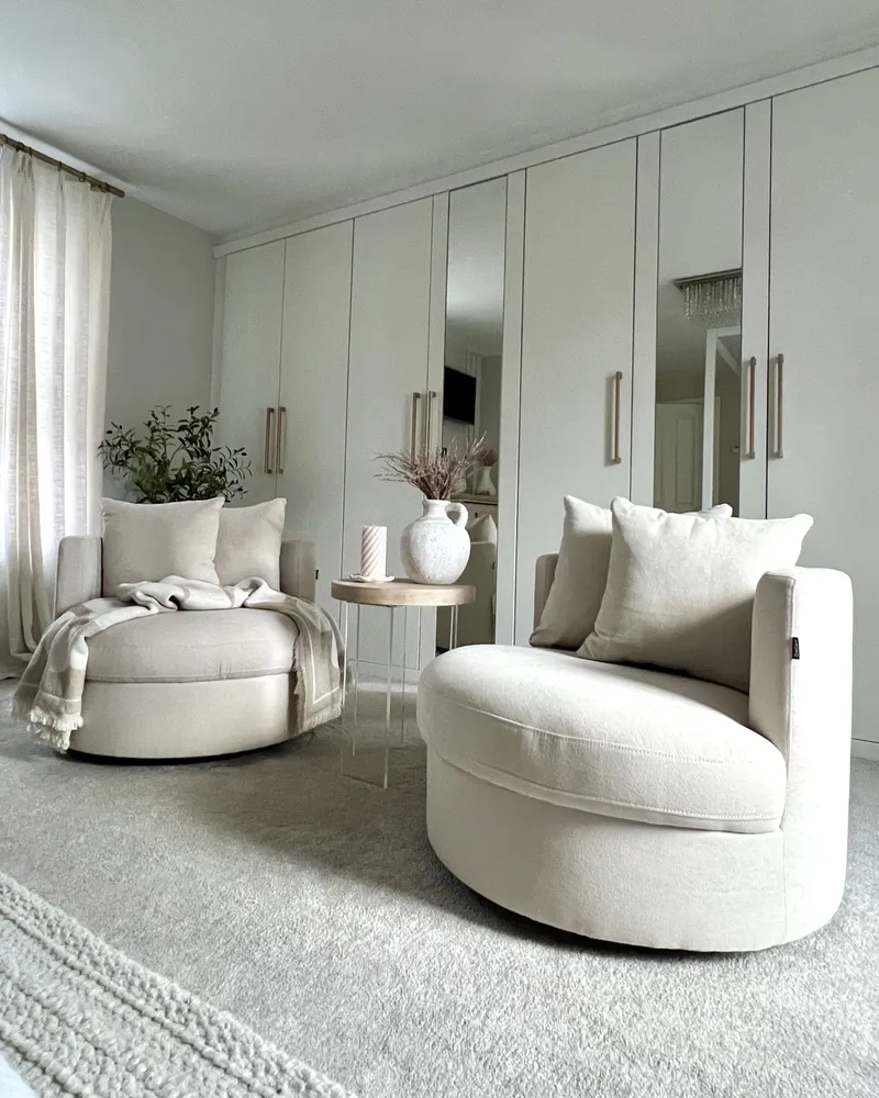Poltrona DALBY Tecido Creme distinto