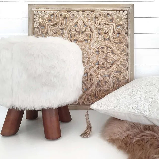 Faux Fur Stool Branco IOWA