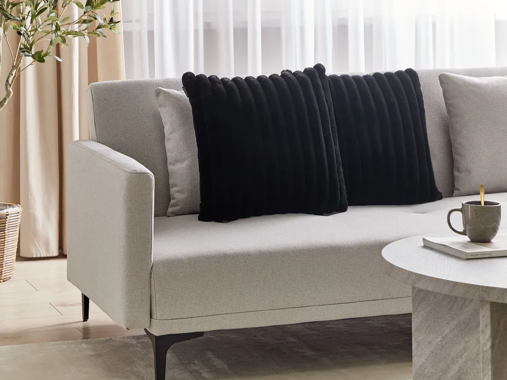 Conjunto de 2 almofadas decorativas pretas 45 x 45 cm RAKYA