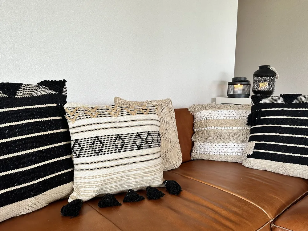 Cotton Cushion Geometric Pattern Tassels 45 x 45 cm Beige and Black SAMBUCUS