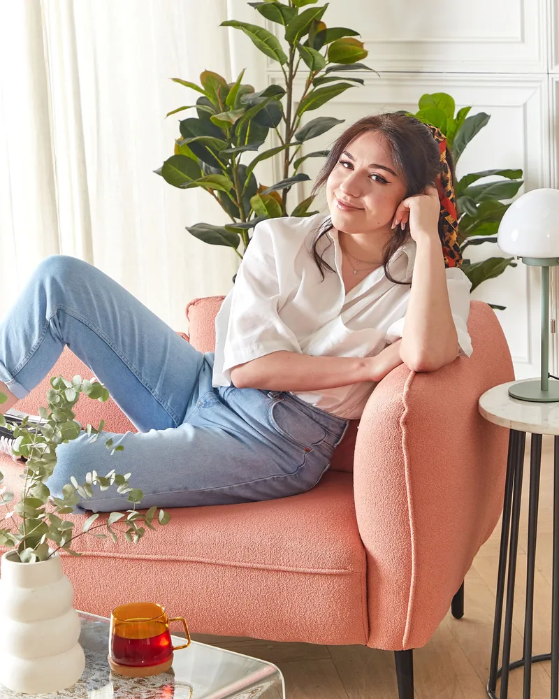Right Hand Boucle Chaise Lounge Peach Rosa CHEVANNES com 3 Portas de Correr