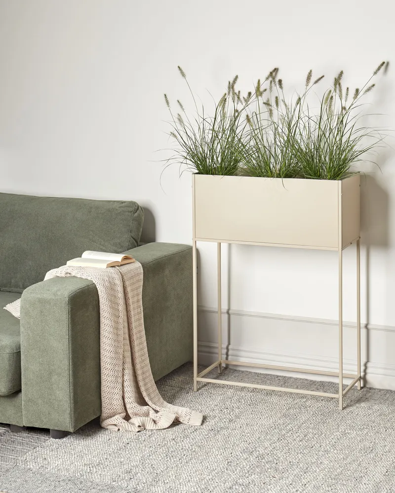 Elevated Plant Pot TAPIEN Metal Cor creme
