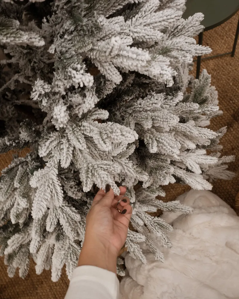 Snowy Christmas Tree 120 cm Marfim FORAKER
